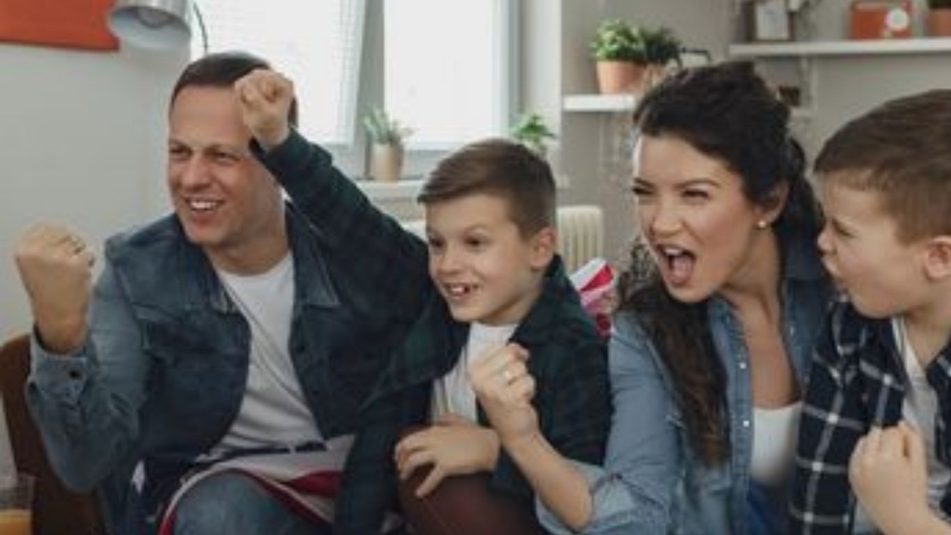 What are the top IPTV plans with simultaneous streaming on multiple devices? | BestukIPTV.info