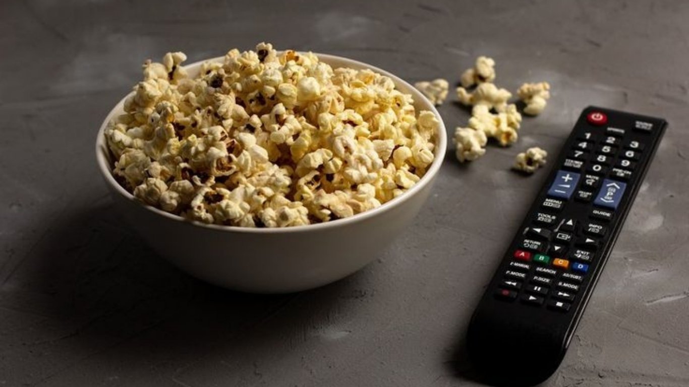 What IPTV subscriptions come with on-demand movie libraries? | BestukIPTV.info